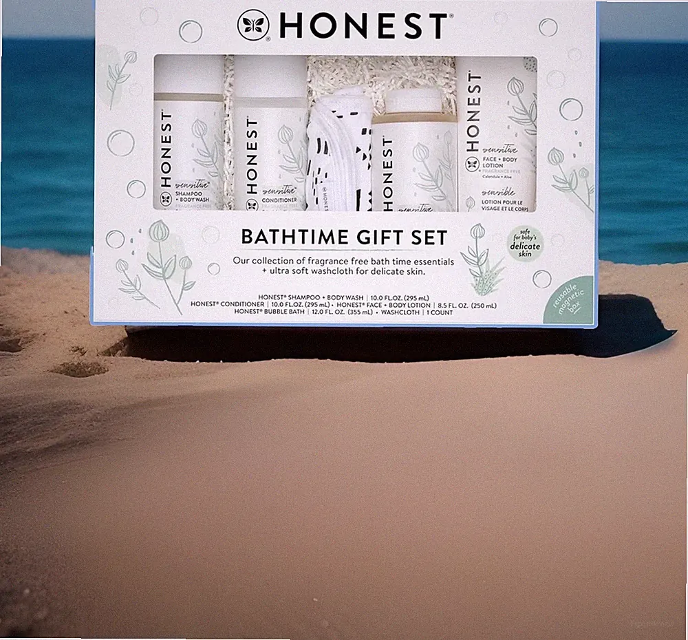 The Honest Company Fragrance Free Bathtime Gift Set |NEW